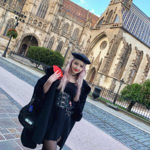 Meet your Posher, Sofia